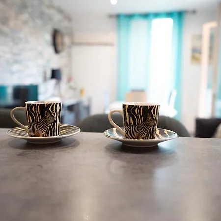 Daire Le Saint Honore A 500 Metres A Pied De La *