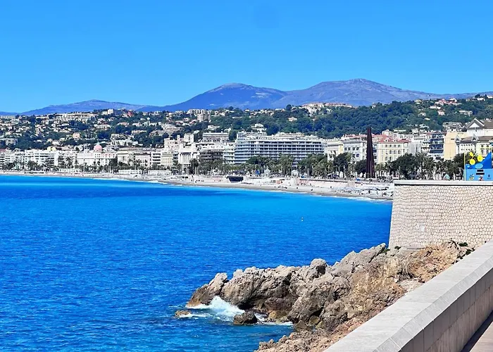 Le Saint Honore A 500 Metres A Pied De La