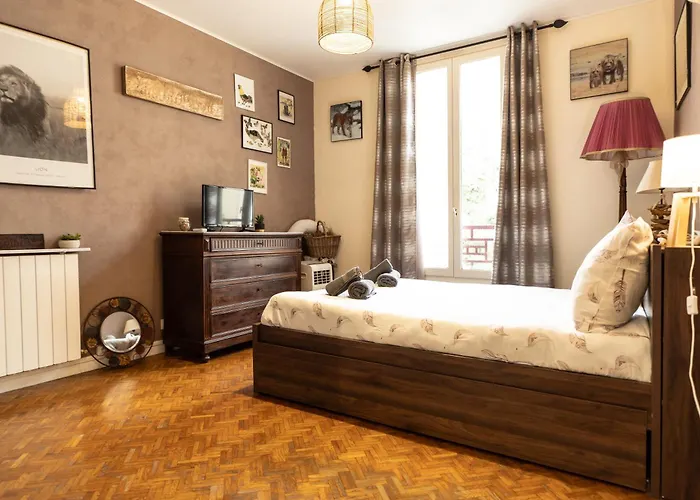 Le Saint Honore A 500 Metres A Pied De La